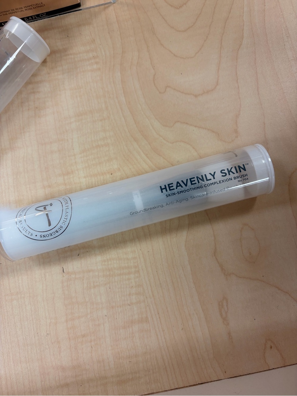 it Cosmetics Heavenly Skin Skin Smoothing Complexion Brush No 702 New & Sealed